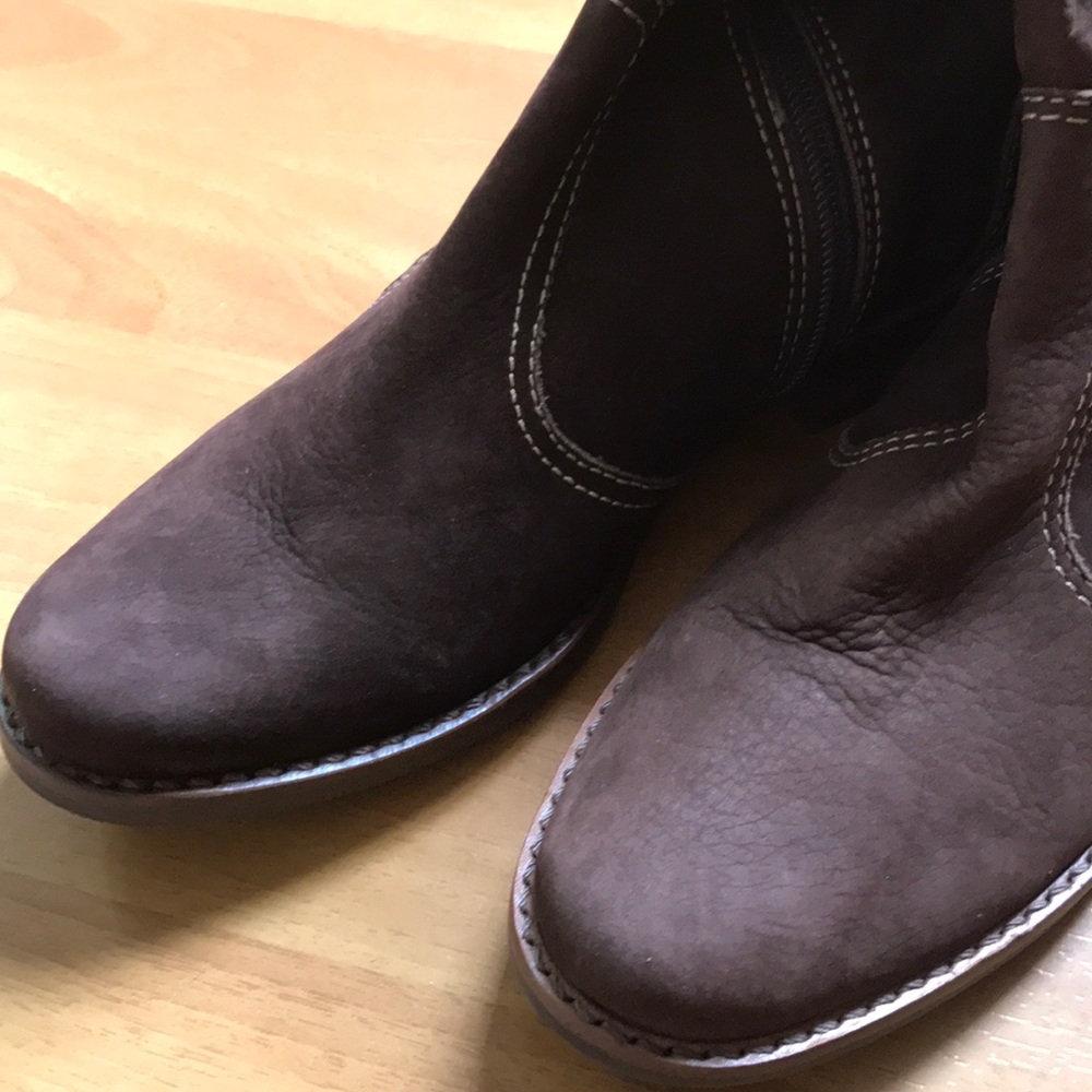 Boots - Picture 3 of 8